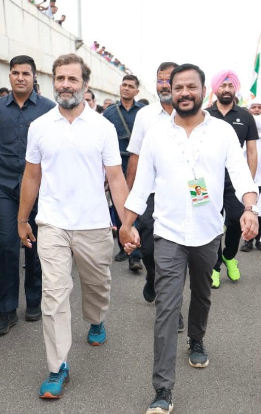 Ex MLC Vijay Singh with Rahul Gandhi